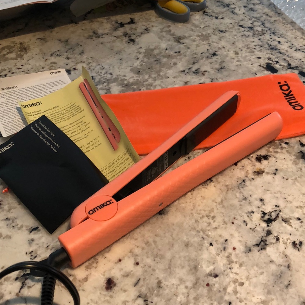 AMIKA flat iron - Picture 2 of 6